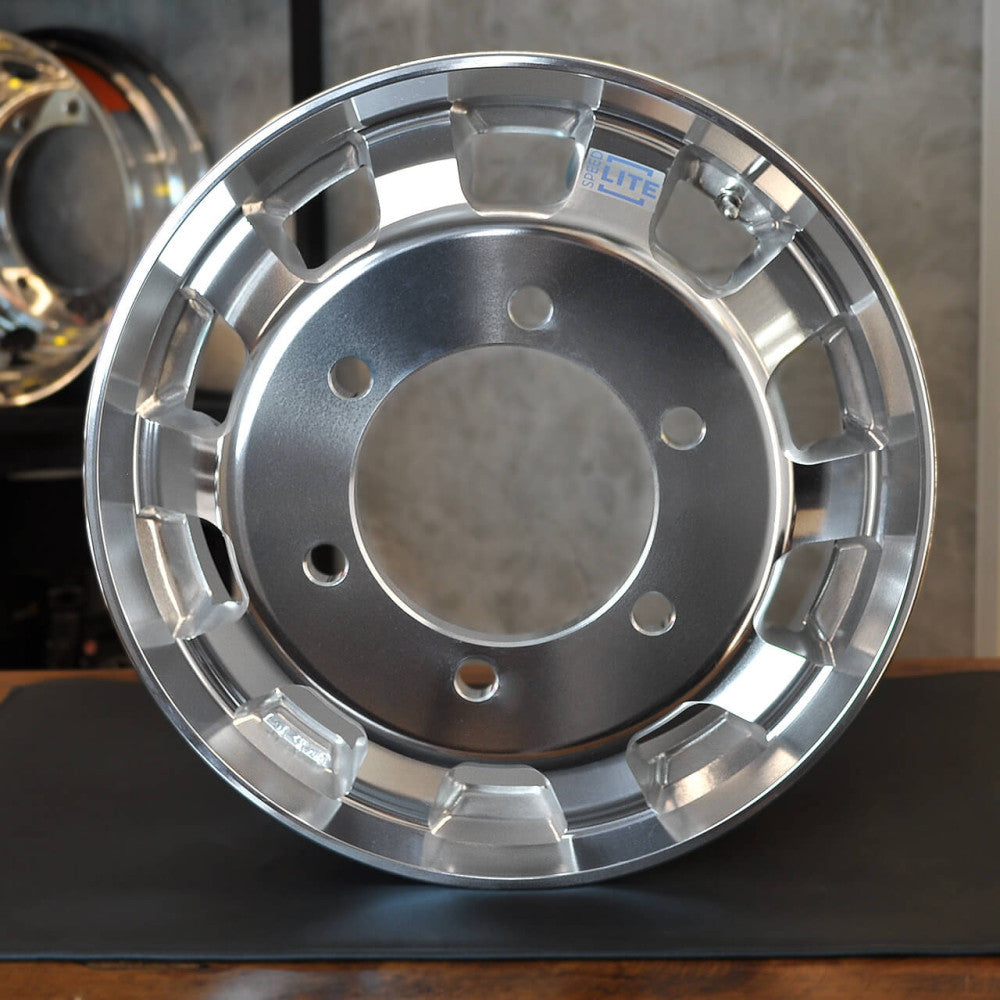 Roda de Alumínio 17,5 x 6 Speedline Caminhão 3/4 VUC